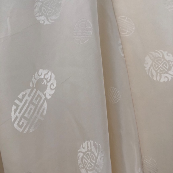 Vintage Luxury Silk  Medium Robe - Picture 3 of 4